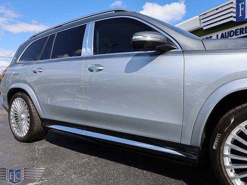 Used 2023 Mercedes-Benz Maybach GLS 600 4MATIC image 9