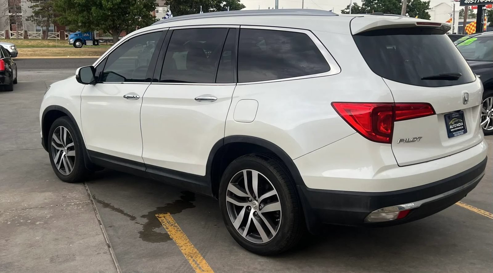 Used 2017 Honda Pilot Elite image 6