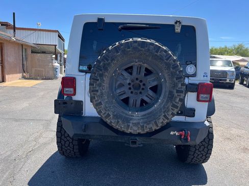 Used 2012 Jeep Wrangler Unlimited Sahara w/ Connectivity Group AWD/4WD image 4