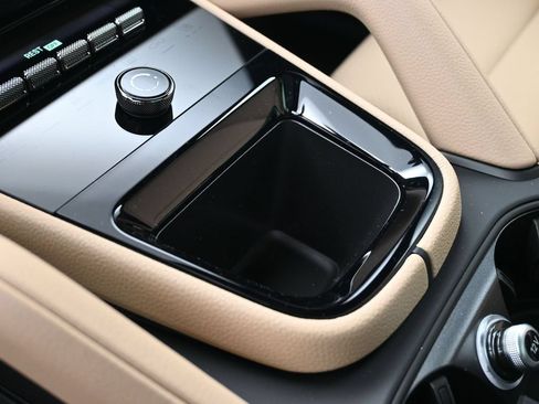 Certified 2026 Porsche Cayenne AWD/4WD image 24