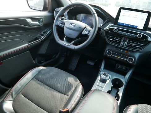 Used 2025 Ford Escape ST-Line AWD/4WD image 9