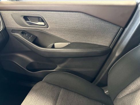 Used 2021 Nissan Rogue SV image 20