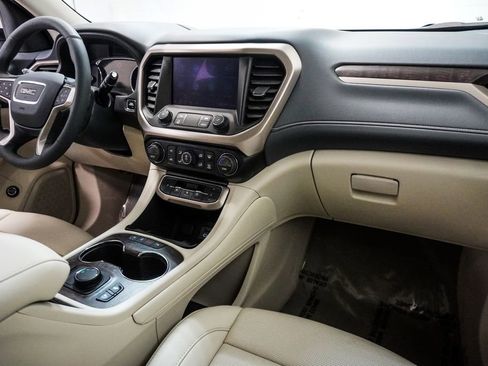 Used 2023 GMC Acadia Denali w/ Denali Technology Package FWD image 12