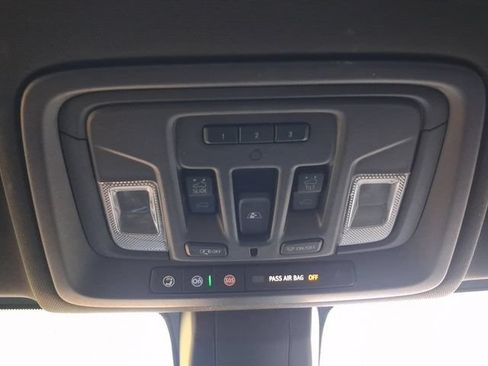 Used 2020 GMC Sierra 1500 AT4 w/ AT4 Premium Package AWD/4WD image 35