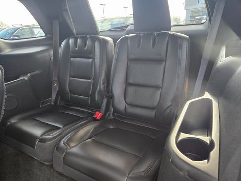 Used 2014 Ford Explorer XLT w/ Equipment Group 202A image 9