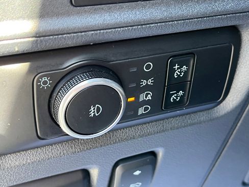 Used 2024 Ford Expedition Limited image 12