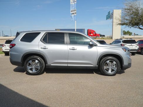 Used 2025 Honda Pilot EX-L image 4