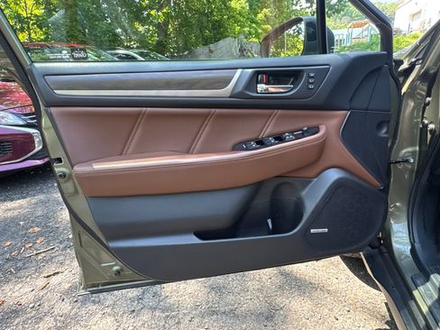 Used 2019 Subaru Outback 2.5i Touring AWD/4WD image 10