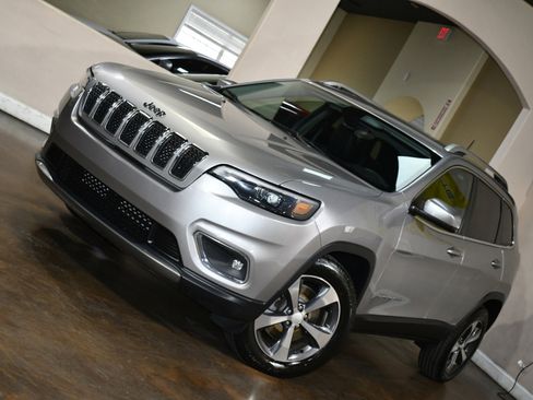 Used 2019 Jeep Cherokee Limited image 78