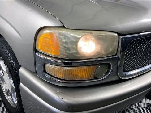 Used 2003 GMC Yukon XL Denali image 30