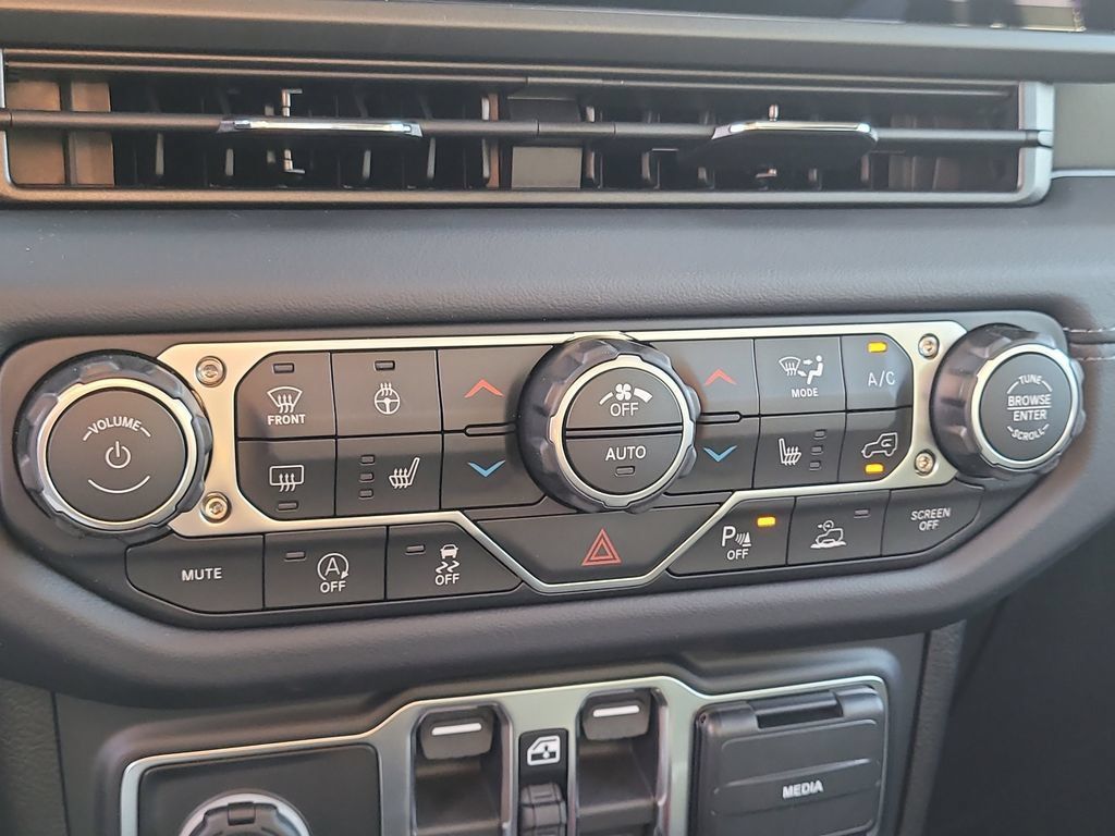 New 2026 Jeep Gladiator Mojave AWD/4WD image 28