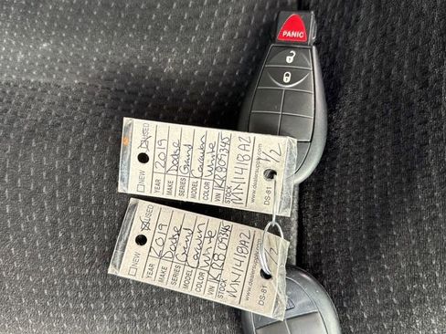 Used 2019 Dodge Grand Caravan SE w/ UConnect Hands-Free Group image 26