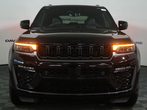 New 2026 Jeep Grand Cherokee Limited AWD/4WD image 12