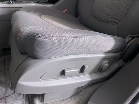 Used 2012 Chevrolet Traverse LS image 7