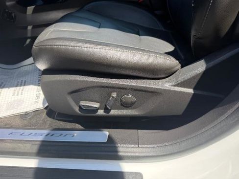 Used 2016 Ford Fusion Titanium FWD image 17