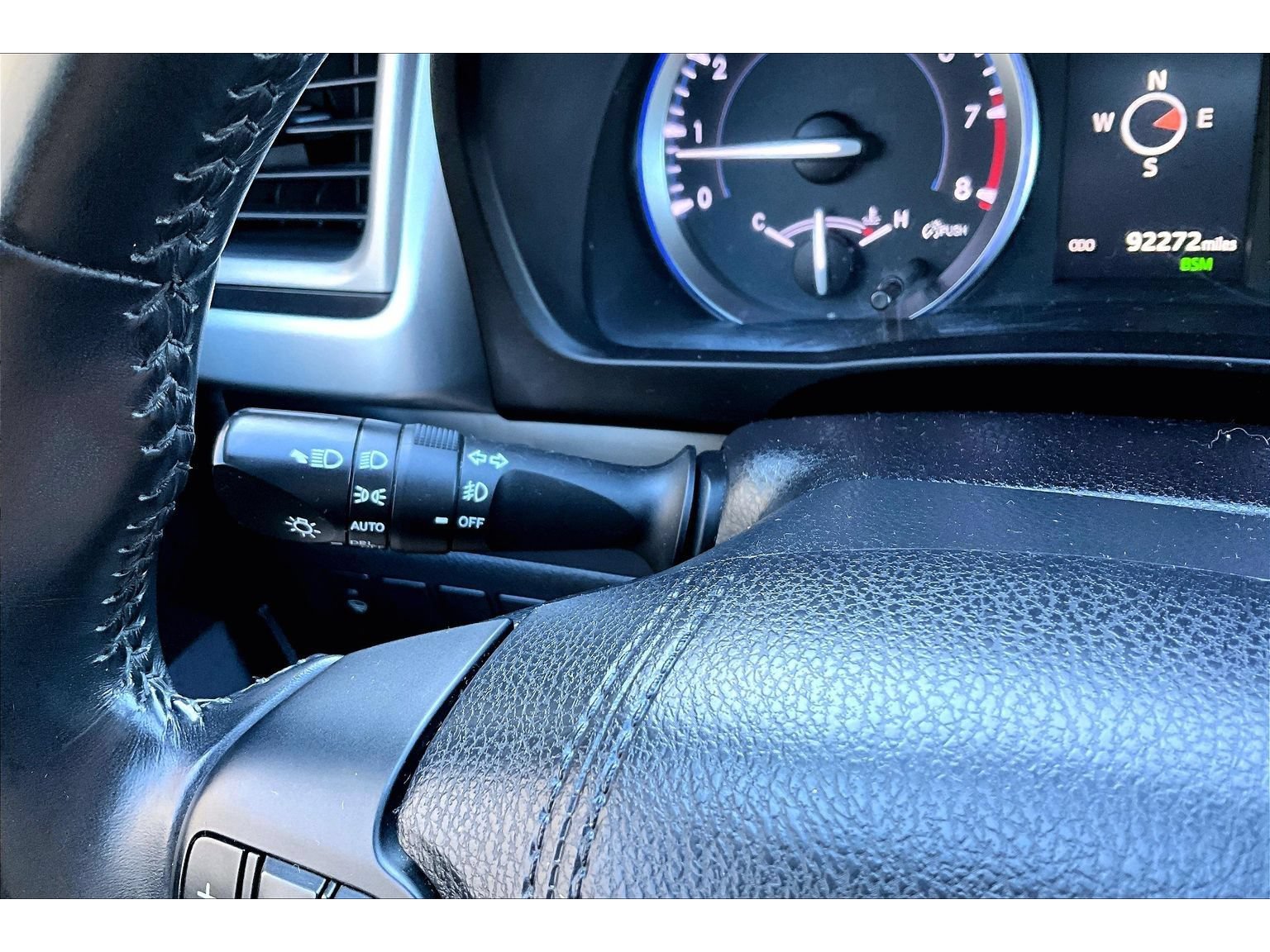 Used 2017 Toyota Highlander XLE w/ Carpet Mat Package AWD/4WD image 20