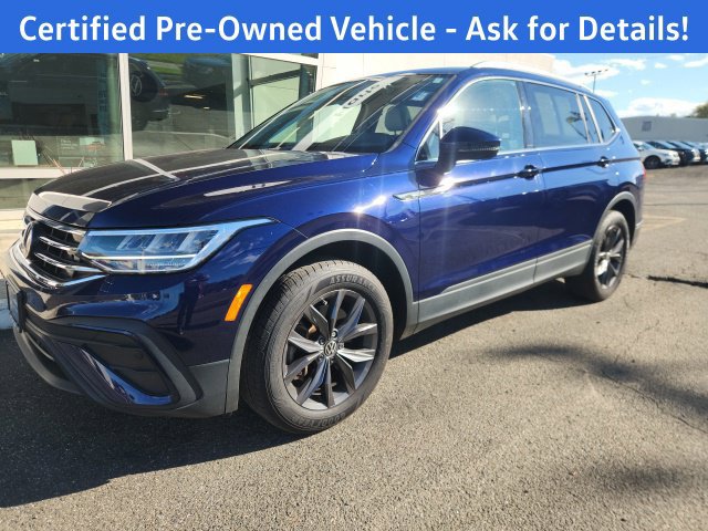 Certified 2023 Volkswagen Tiguan SE w/ Panoramic Sunroof Package AWD/4WD image 2