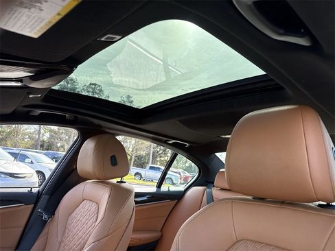 Used 2021 BMW 530i xDrive w/ Convenience Package image 16