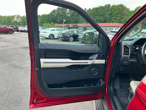 Used 2019 Ford Expedition Max Platinum AWD/4WD image 16