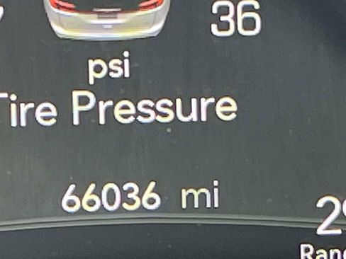 Used 2023 Chrysler Pacifica Limited w/ S Appearance Package image 33