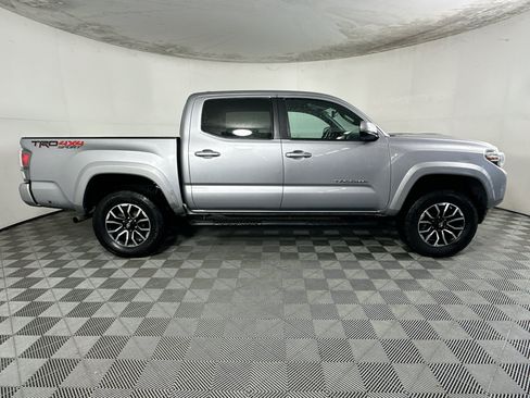 Used 2020 Toyota Tacoma TRD Sport AWD/4WD image 2