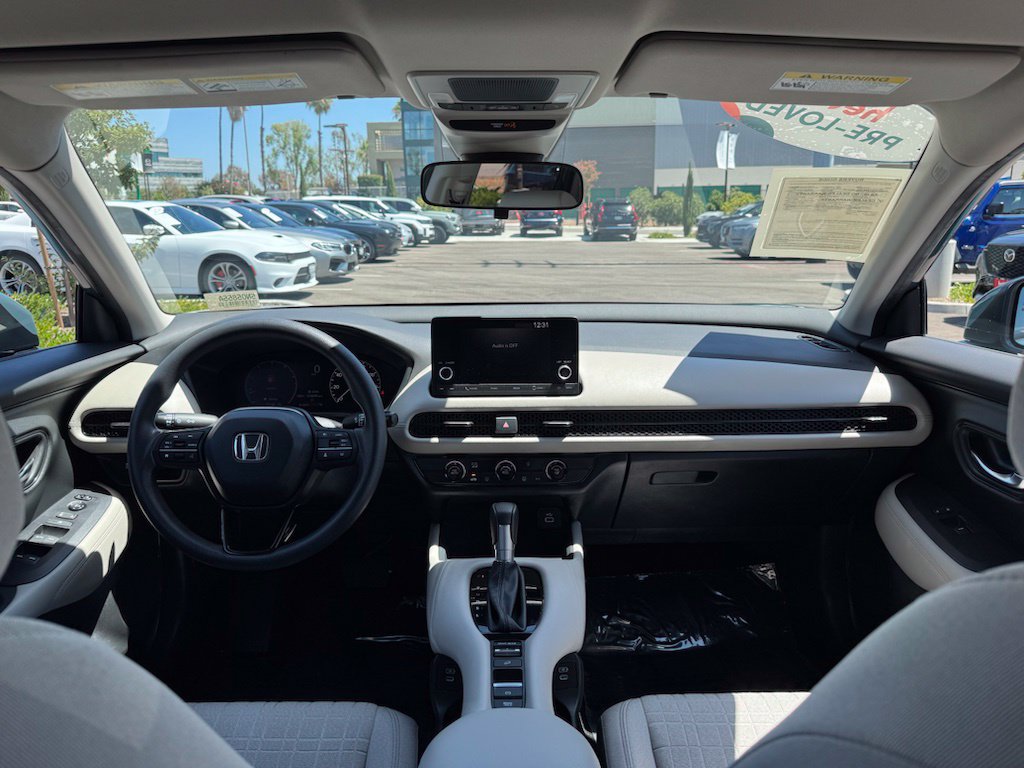 Used 2025 Honda HR-V LX image 11