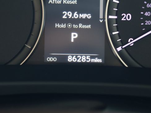 Used 2019 Lexus RX 450h AWD w/ Luxury Package image 20