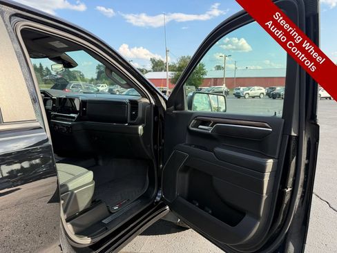 Used 2023 Chevrolet Silverado 1500 LT AWD/4WD image 43