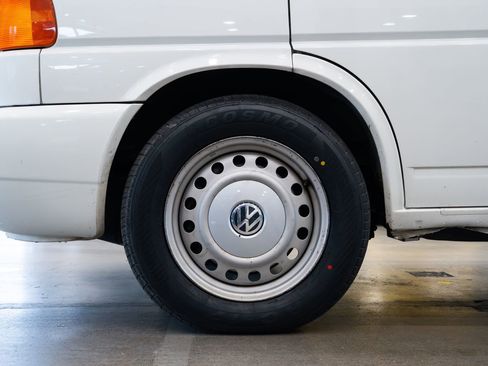 Used 2002 Volkswagen Eurovan GLS image 7