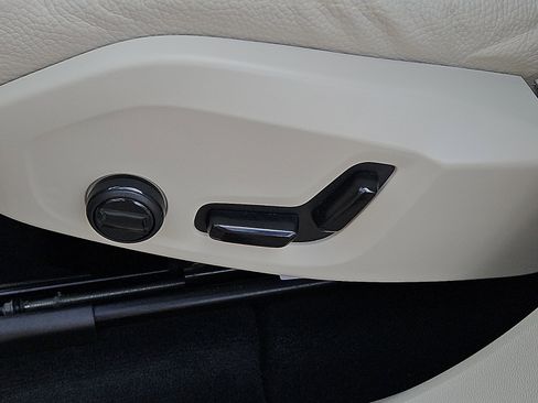 Certified 2023 Volvo XC60 B5 Core w/ Climate Package AWD/4WD image 26