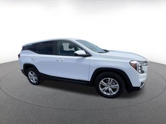 Used 2024 GMC Terrain SLE FWD video 2