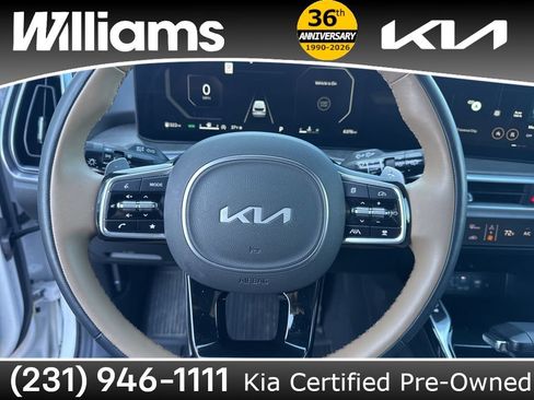 Used 2025 Kia Sorento SX Prestige w/ Olive Brown Leather Package AWD/4WD image 39