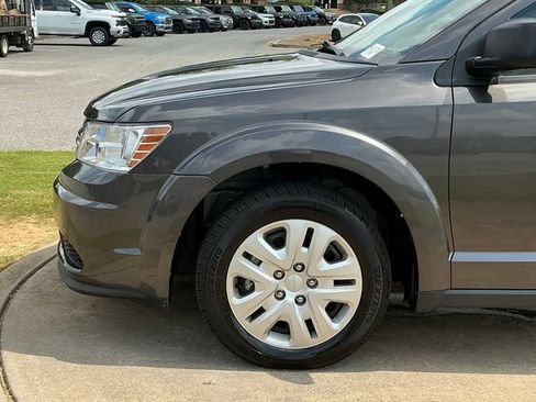 Used 2020 Dodge Journey SE FWD image 12