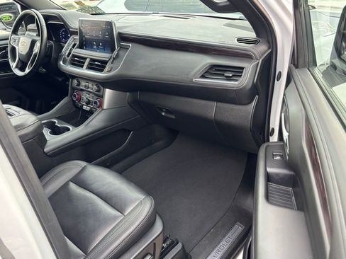 Used 2024 Chevrolet Suburban LT image 17