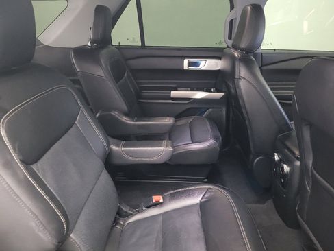Used 2022 Ford Explorer Limited w/ Limited Technology Package RWD image 19