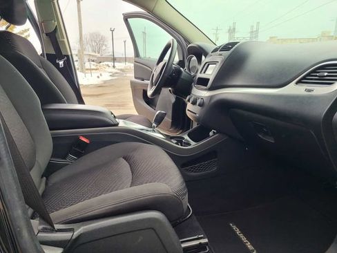 Used 2017 Dodge Journey SXT w/ Comfort/Convenience Group image 16