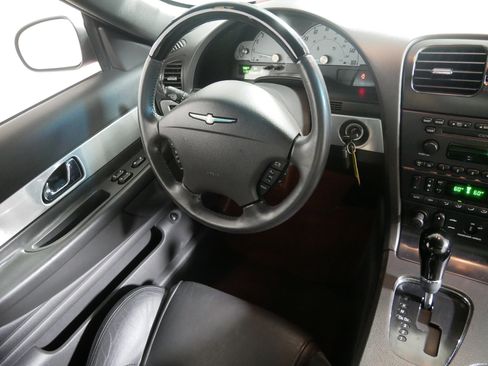 Used 2002 Ford Thunderbird image 9