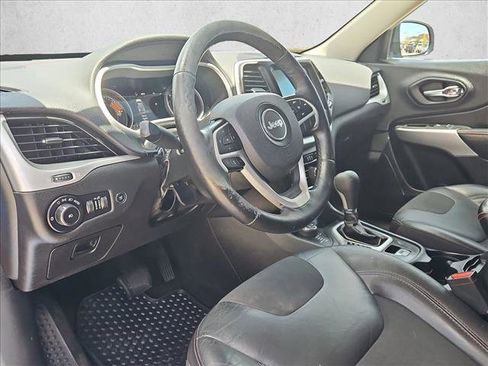 Used 2018 Jeep Cherokee Trailhawk w/ Comfort/Convenience Group AWD/4WD image 10