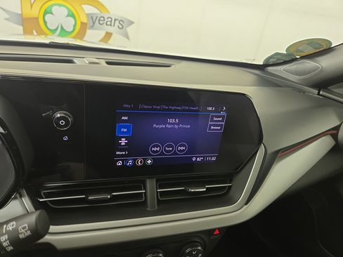 Certified 2024 Chevrolet Trax RS w/ Sunroof Package FWD image 19
