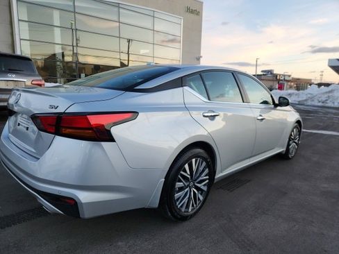 Used 2024 Nissan Altima 2.5 SV w/ SV Premium Package image 5