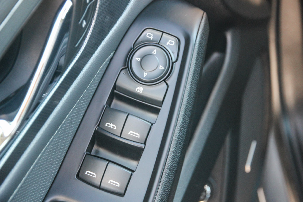 Used 2018 Chevrolet Traverse Premier w/ Driver Confidence II Package FWD image 22