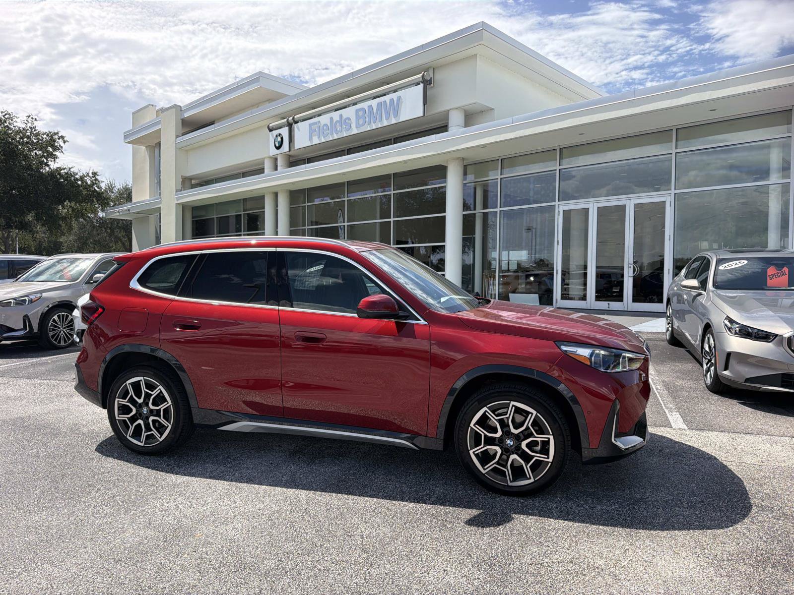 Used 2026 BMW X1 xDrive28i AWD/4WD image 1
