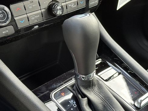 New 2026 Jeep Compass Limited image 25