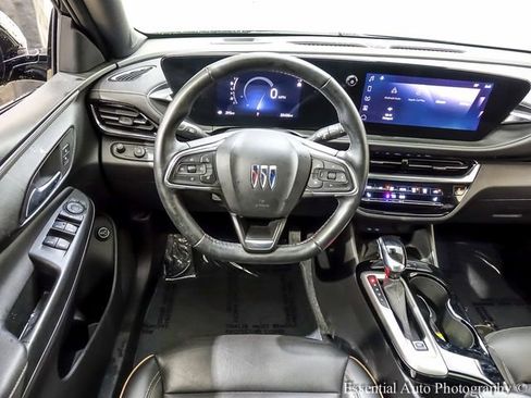 Used 2024 Buick Envista Avenir image 2