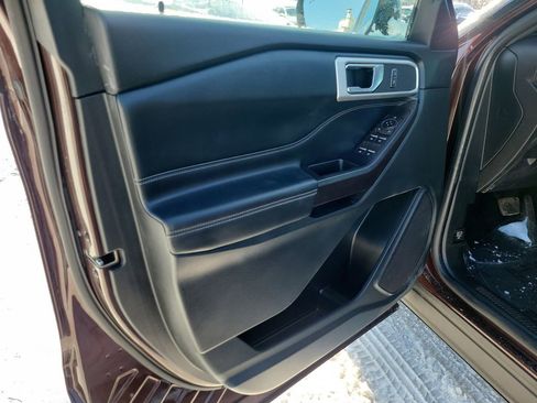 Used 2020 Ford Explorer XLT w/ Equipment Group 202A image 6