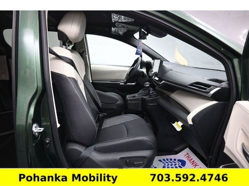 Used 2026 Toyota Sienna Limited FWD image 22