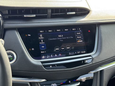 Used 2025 Cadillac XT5 Premium Luxury image 23