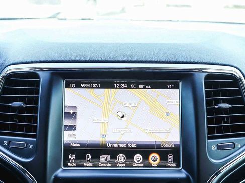 Used 2017 Jeep Grand Cherokee Trailhawk image 15