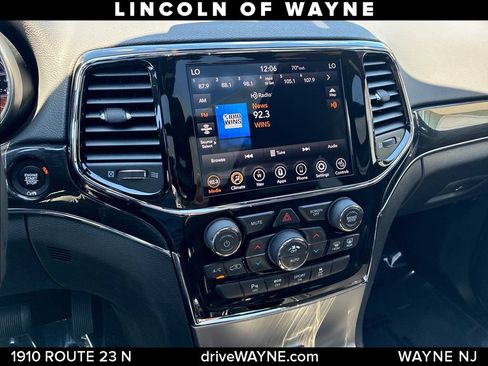 Used 2021 Jeep Grand Cherokee Trailhawk w/ Trailhawk Luxury Group AWD/4WD image 18