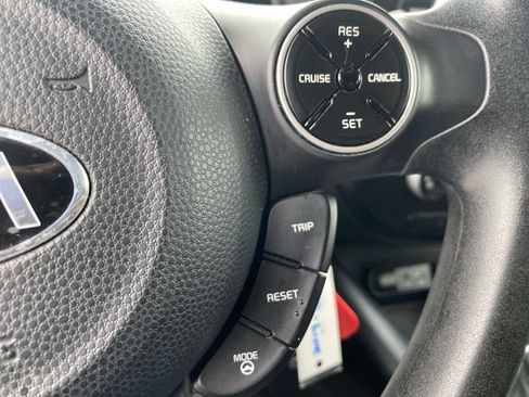 Used 2016 Kia Soul + image 26